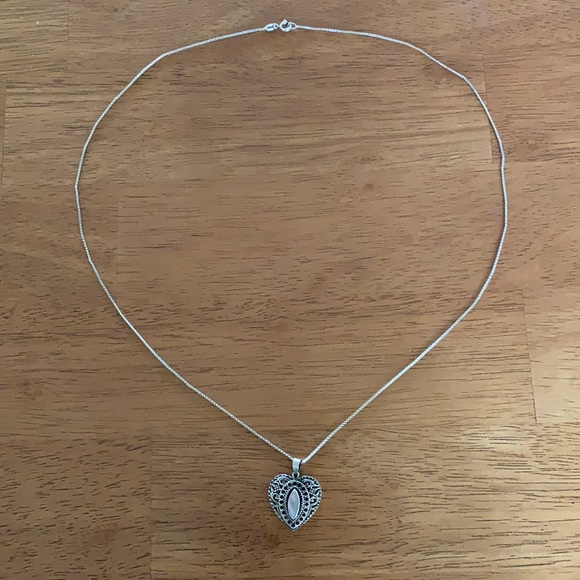 24” Vintage Sterling and Abalone Heart Necklace - Picture 5 of 5